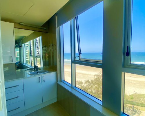 surfers-paradise-2-bedroom(4)